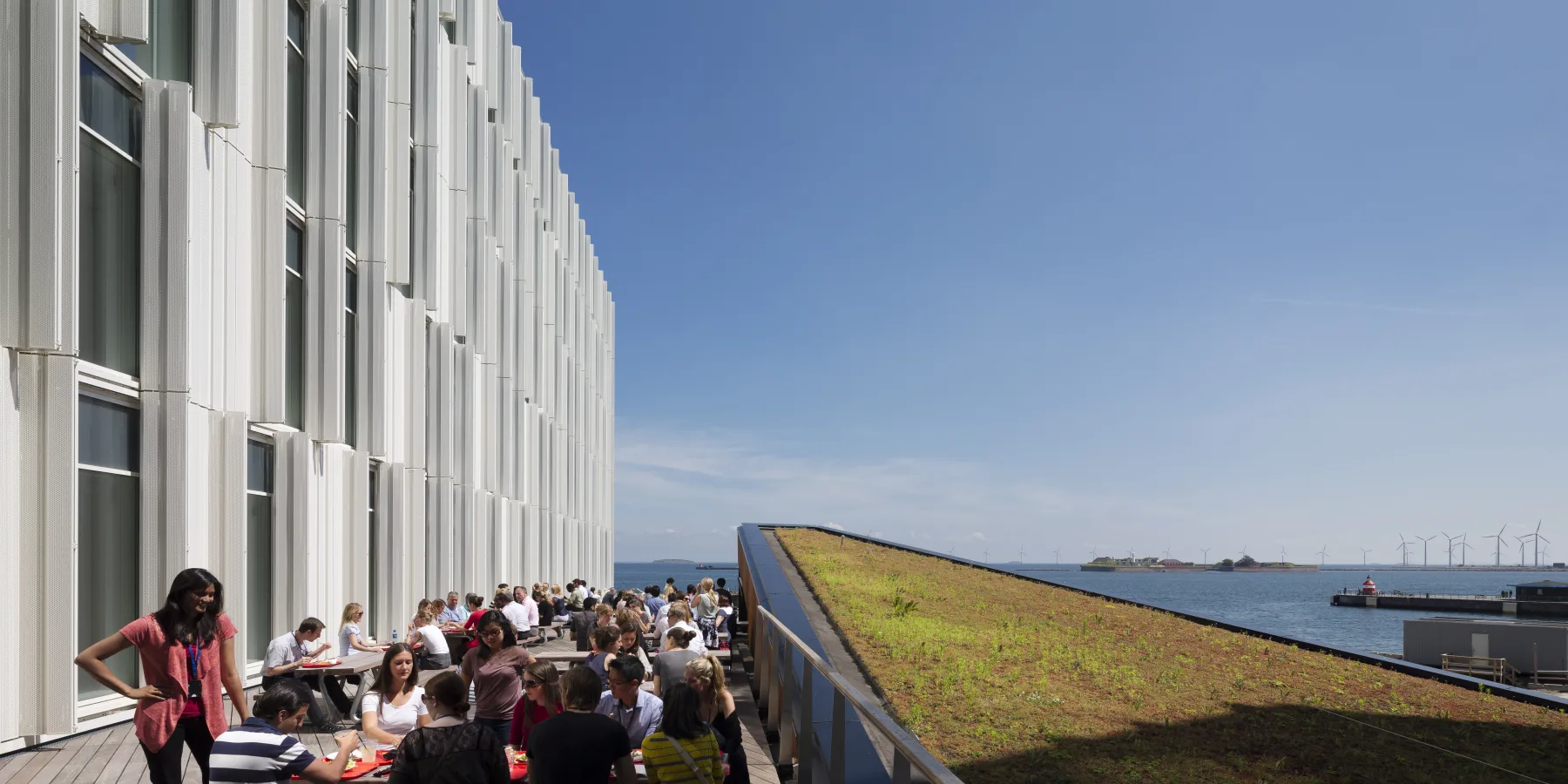Sophisticated solar shades can be closed to trap or reflect heat from the sun, while cold seawater is used to cool the building down on warm summer days.