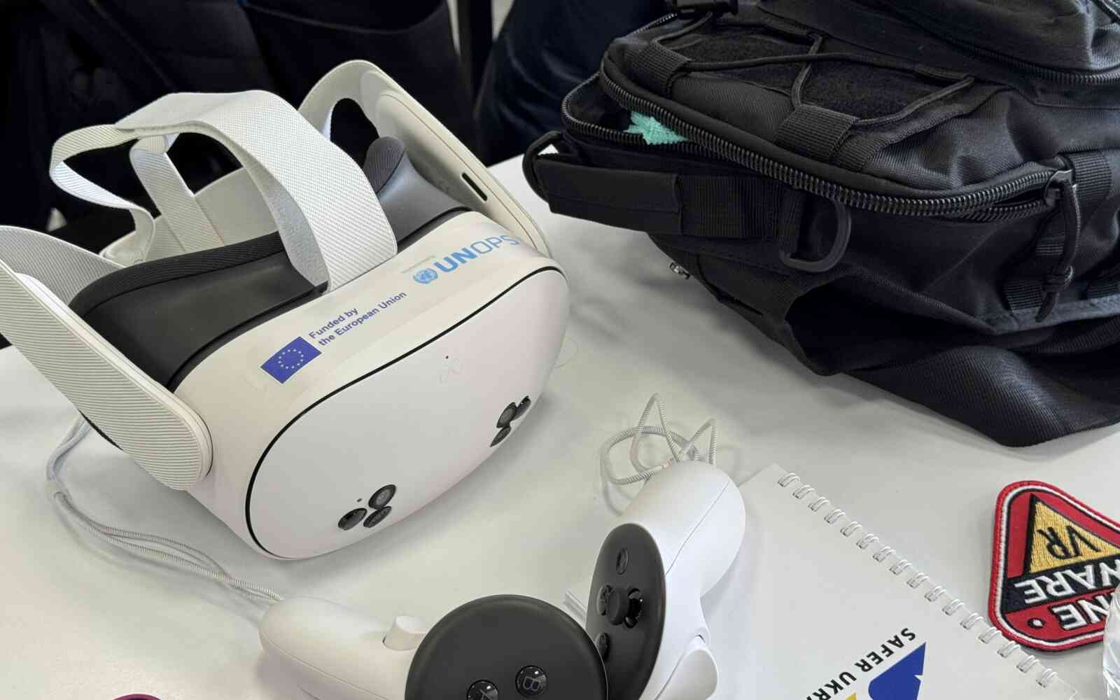 A set of virtual reality goggles and accessories. ©UNOPS/Mykhailo Turianytsia