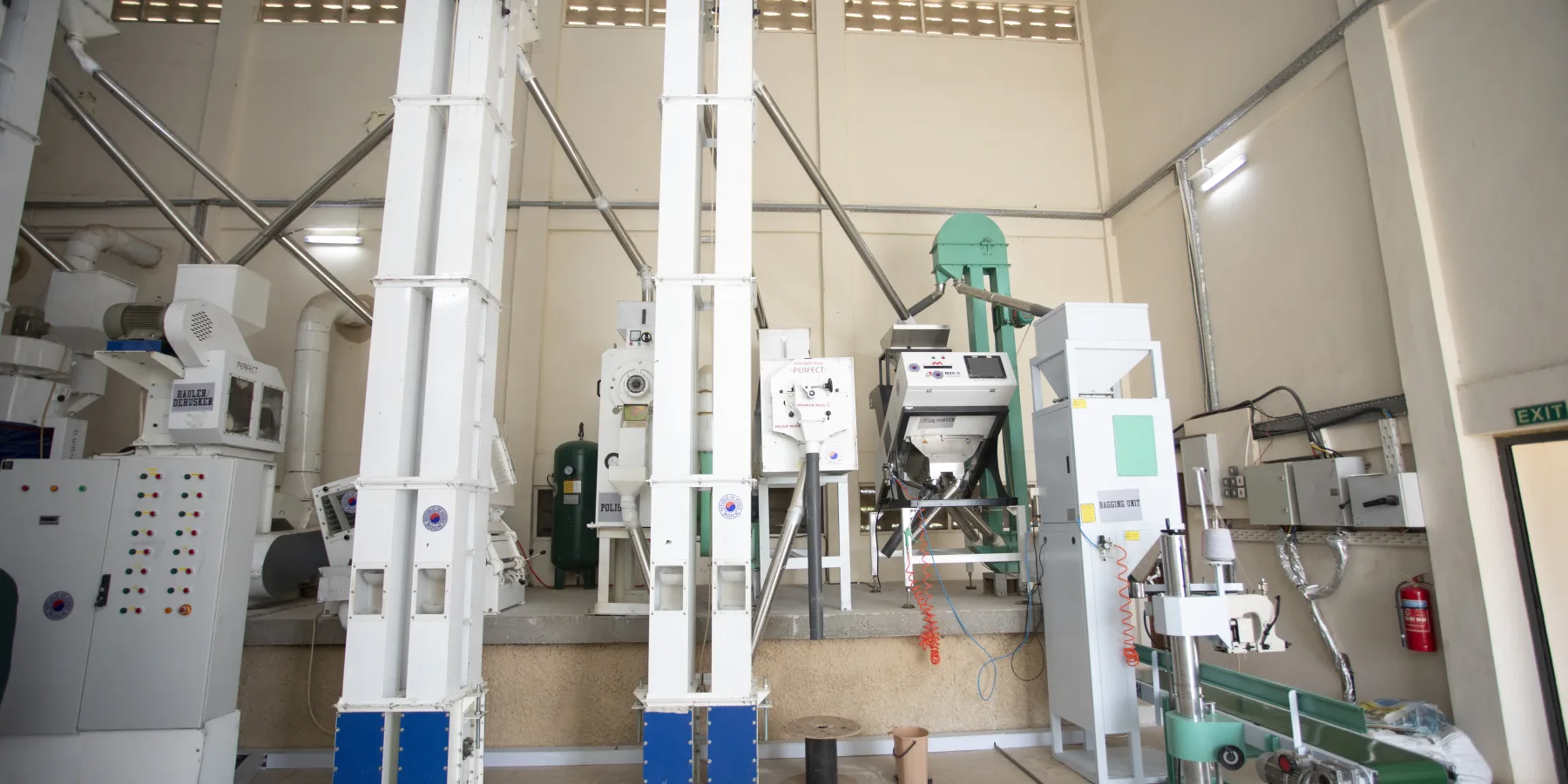 Inside a new seed storing and packing facility. © Korea International Cooperation Agency