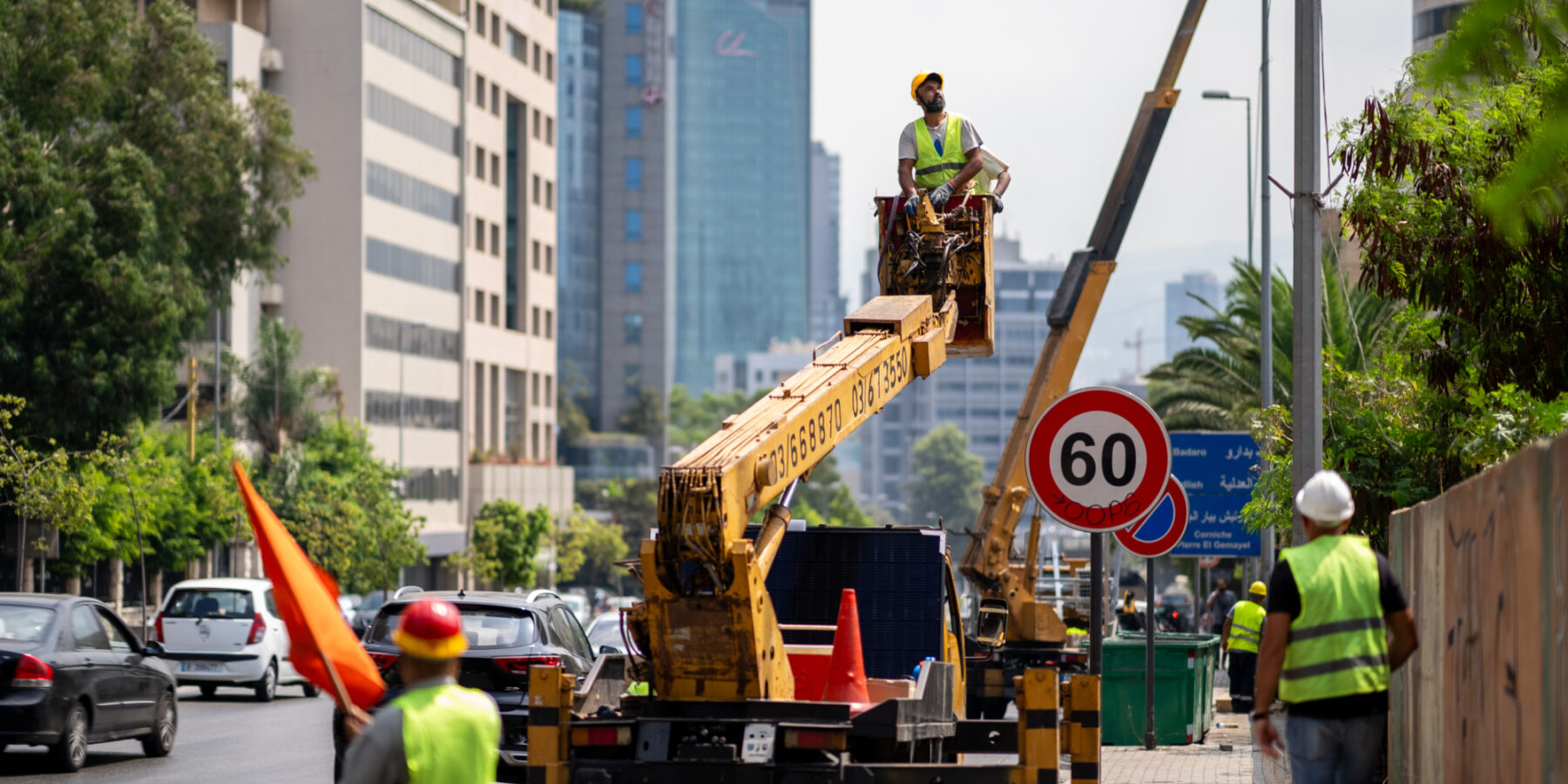 La reparación de 47 kilómetros de carreteras mejorará la movilidad urbana, mientras que la mejora de 13 kilómetros de tuberías de agua y dos bombas de agua contribuirá a garantizar un suministro de agua más confiable.