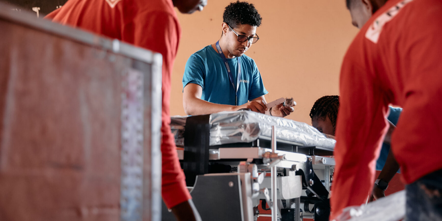 Préparation de la nouvelle table d’opération