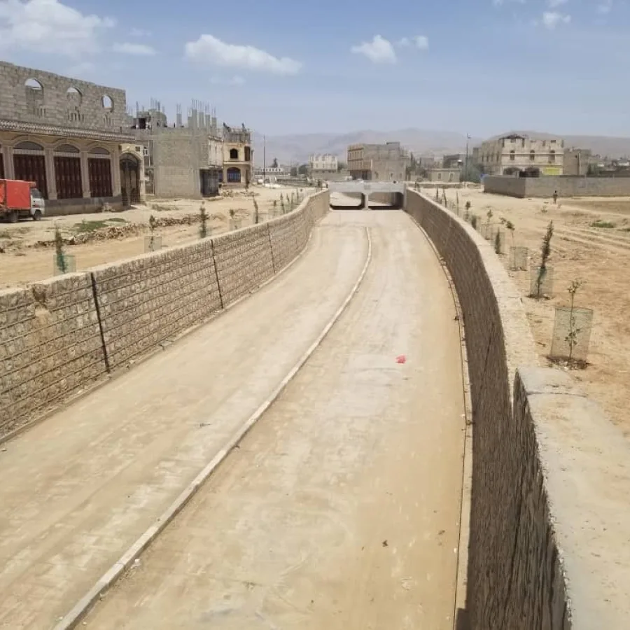 Newly built retaining walls in Al Saiylah, Amran help prevent flooding which can block access and damage property.