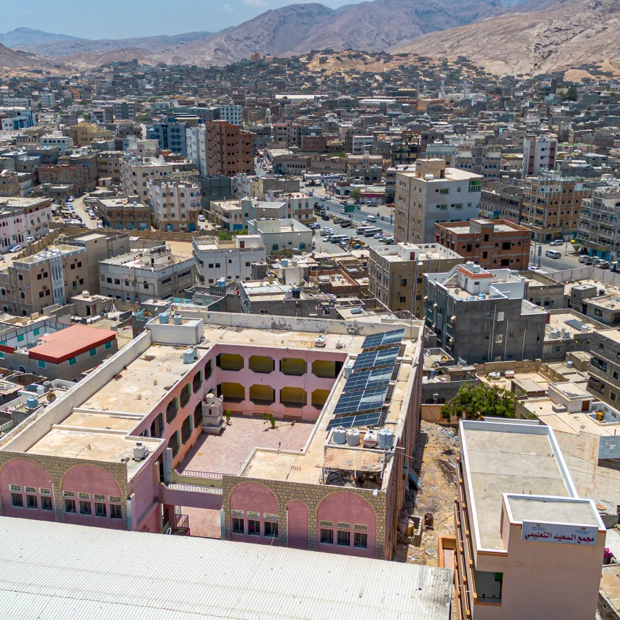 A school in Al Mukhalla, Yemen is powered by solar energy.