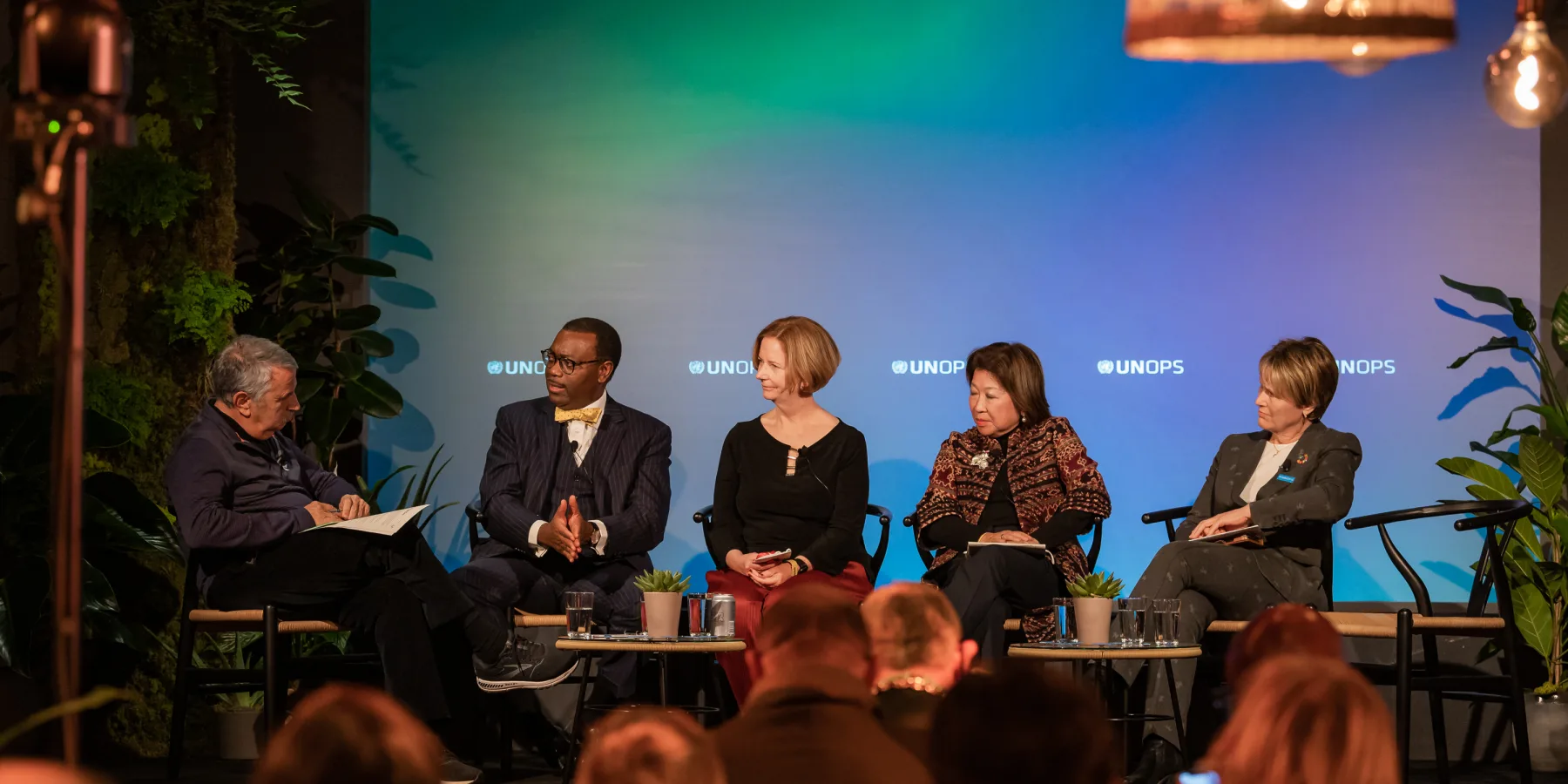 En The New York Times Climate Hub, la Sra. Faremo participa en una mesa redonda junto con el Dr. Akinwumi Adesina, Julia Gillard y Mari Elka Pangestu.
