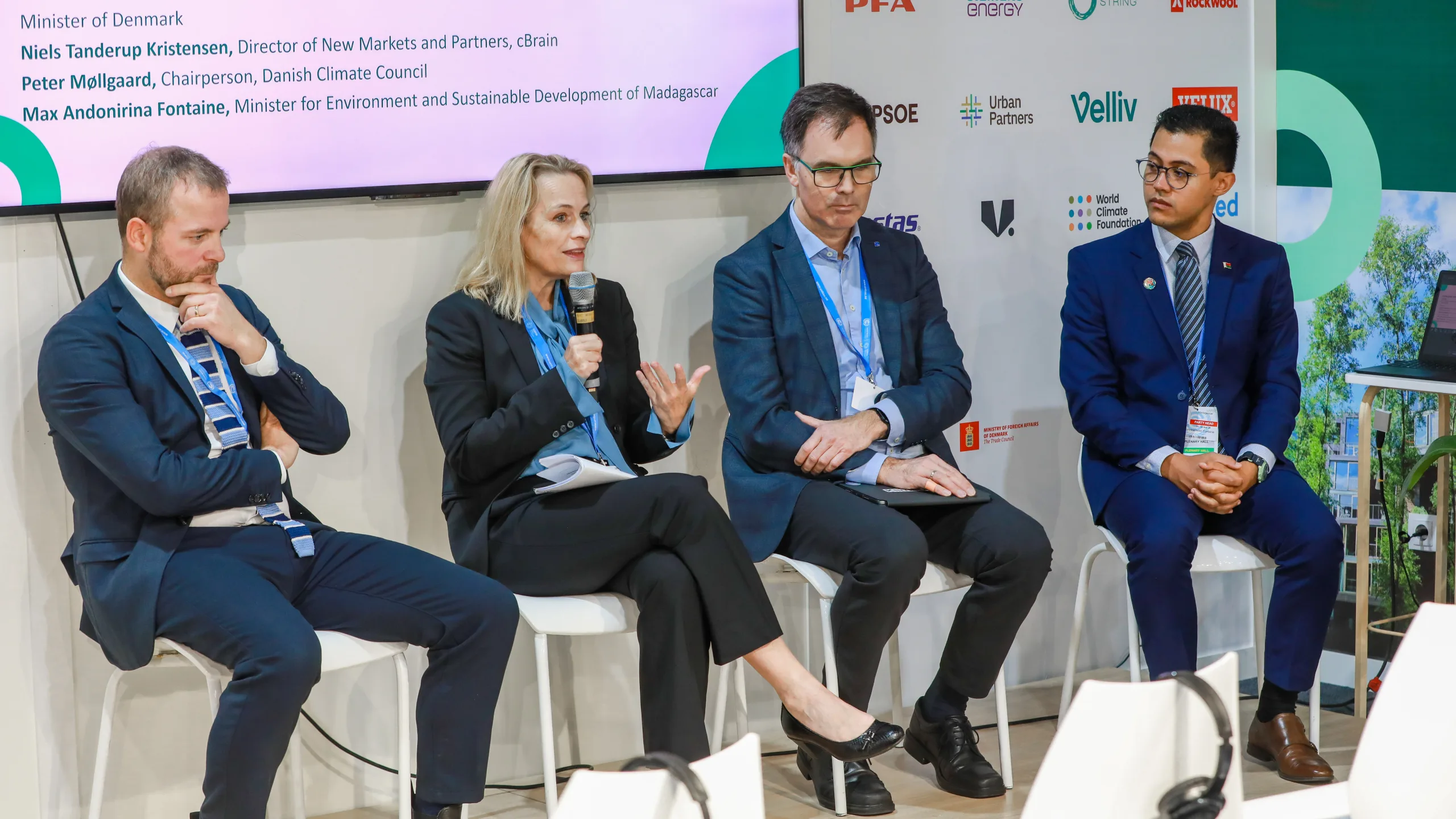 Kirstine Damkjær, Directrice exécutive adjointe de l’UNOPS, parlant de la façon dont les achats publics responsables peuvent aider à lutter contre les changements climatiques et stimuler les économies locales lors d’un événement de la COP 29 organisé par State of Green Denmark.
