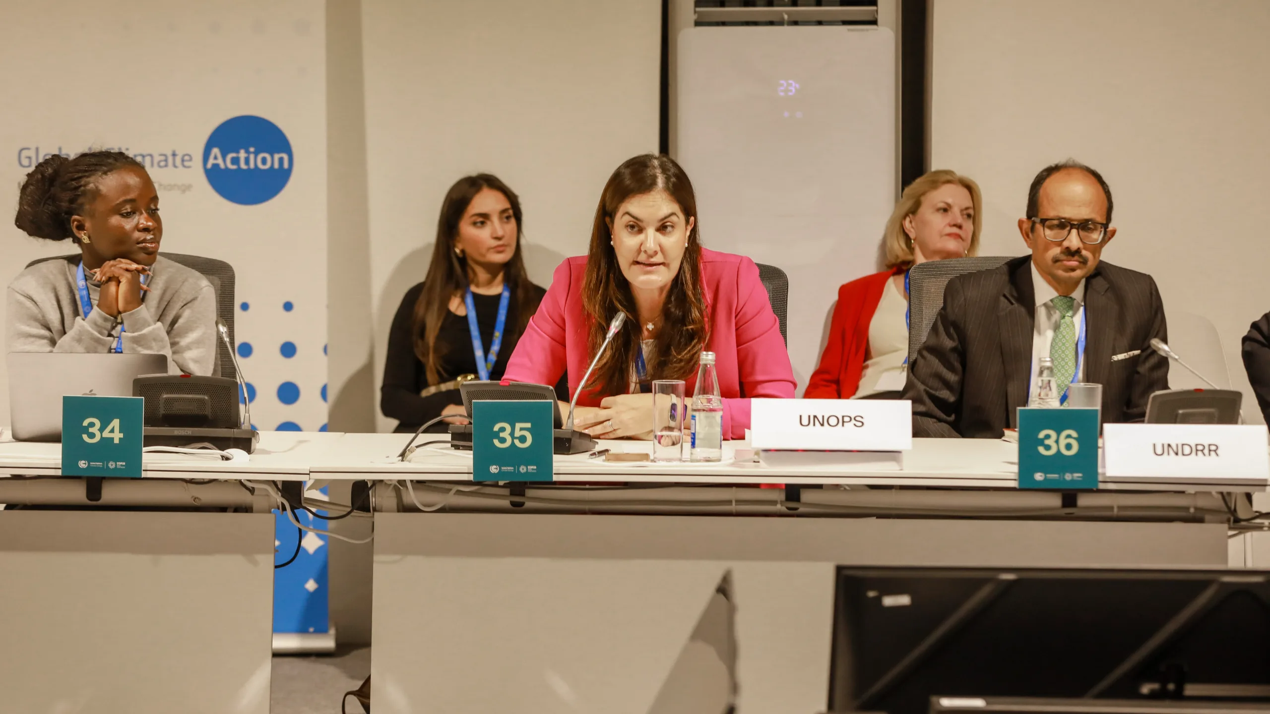 Émilie Potvin, directrice du Bureau des portefeuilles d’activités internationaux de l’UNOPS, lors d’un événement de haut niveau sur le Réseau de Santiago pour la prévention, la réduction et la prise en compte des pertes et préjudices, une entité co-hébergée par l’UNOPS et le Bureau des Nations Unies pour la prévention des catastrophes.