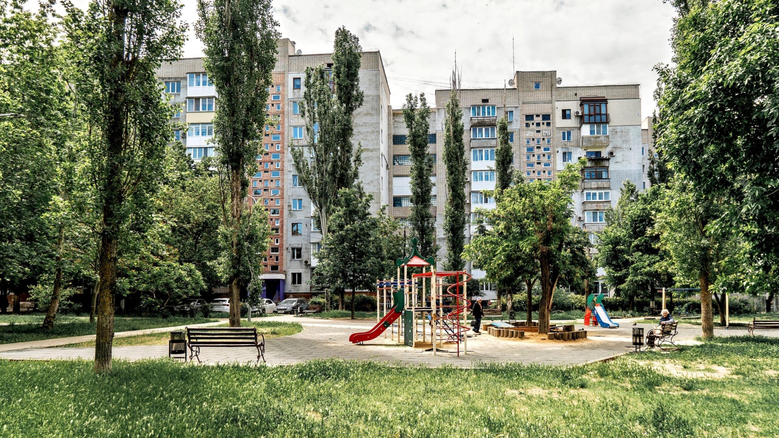 A view of one of the neighbourhoods in Mykolaiv where UNOPS restored windows, balconies and common areas in multi-apartment buildings.