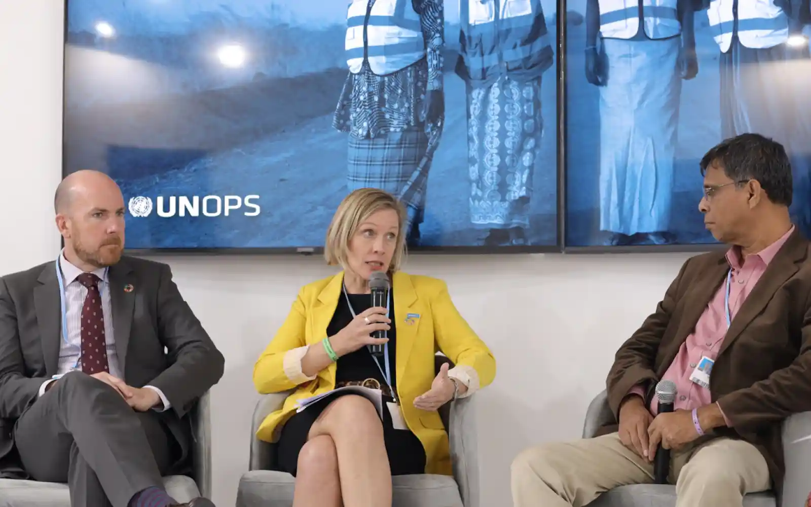 Samantha Stratton-Short, responsable des initiatives stratégiques à l’UNOPS, lors d’un événement sur l’importance des infrastructures inclusives dans la lutte contre les changements climatiques.